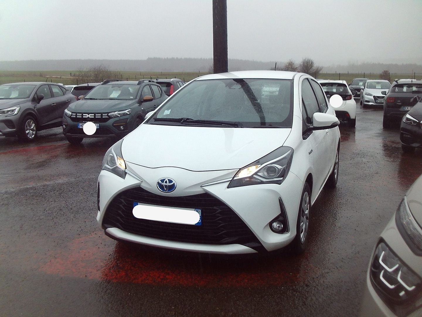 Annonces 3 TOYOTA YARIS 1.5 VVTI 100H FRANCE BUSINESS 5 PORTES BOITE AUTO