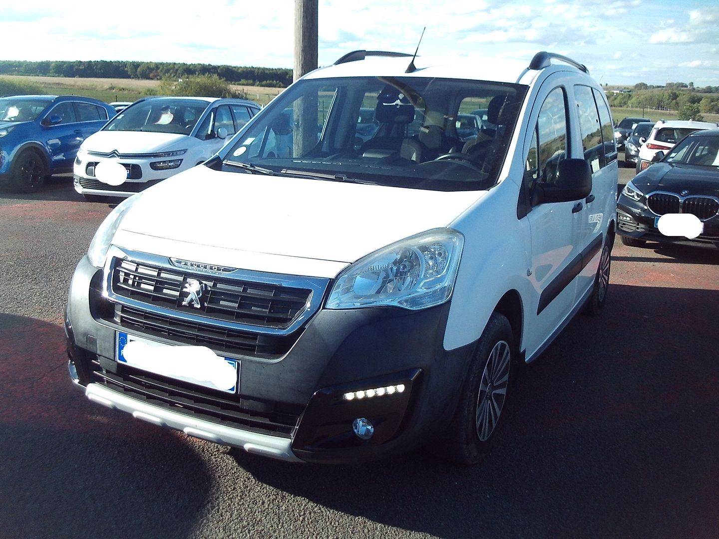 peugeot partner 1.6 bluehdi 100ch outdoor 5 places peugeot partner 1.6 bluehdi 100ch outdoor 5 places